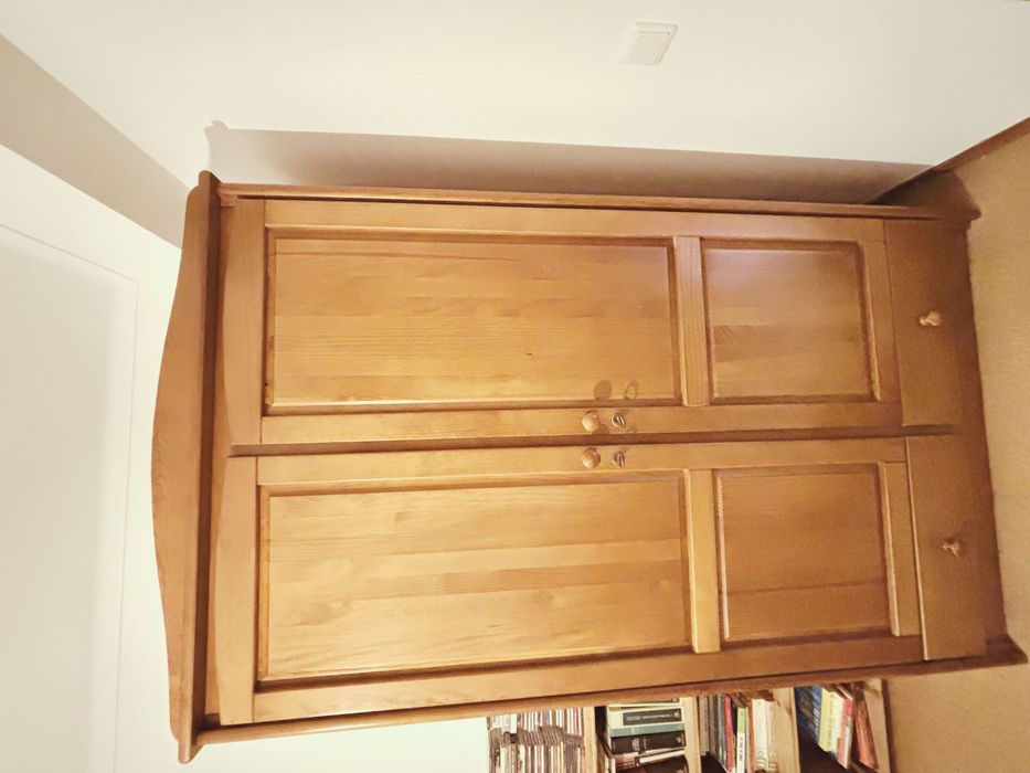 Conjunto de quarto em pinho maciço