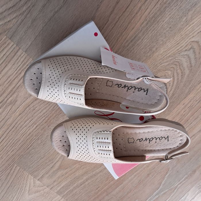 Buty damskie rozm.36 beżowe