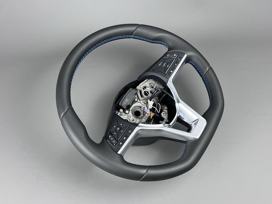Руль Nissan Leaf