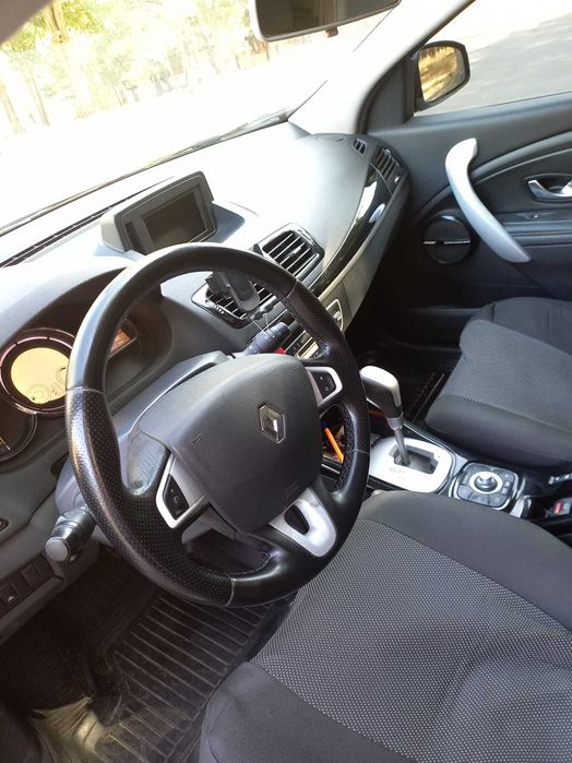 Продаю Рено меган 3