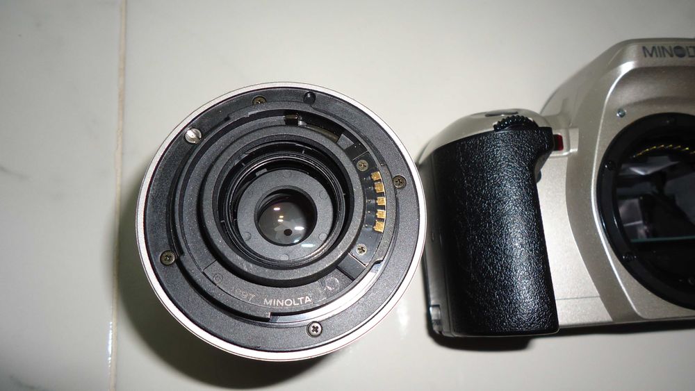 Плёночный фотоаппарат Minolta 404si Dynax