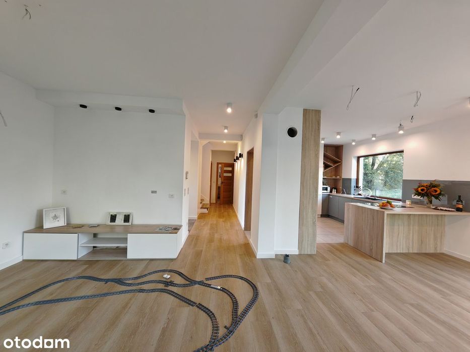 Dom Wolnostojący Duża Działka