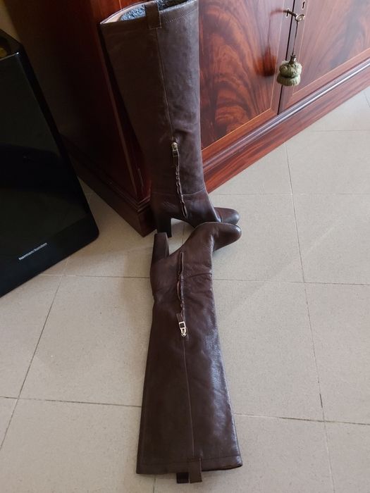 Botas de cano alto em pele da UTERQUE, tamanho  39