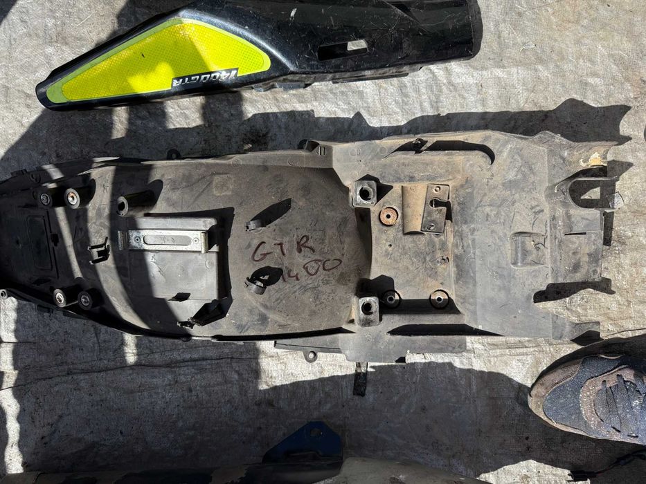 Kawasaki GTR 1400 - Zbiornik, Kolektor, Wał, Instalacja i Więcej