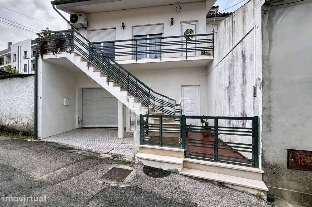Moradias T4+2 localizada na Vila de Pereira | Oportunidade