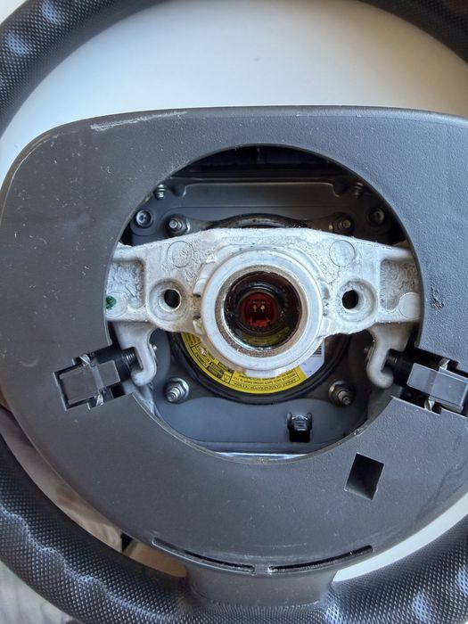 Кермо ( руль) peugeot 107