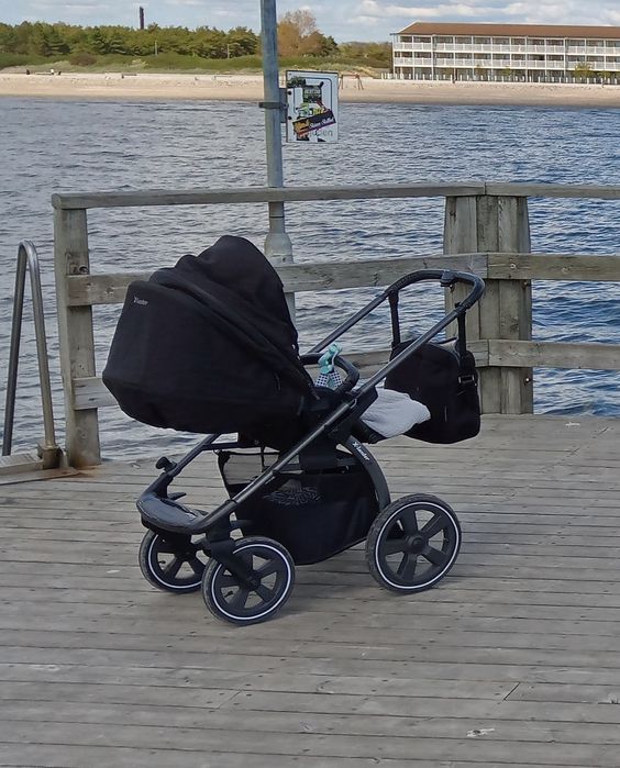 Sprzedam Wózek X-lander (spacerówka)  + akcesoria.