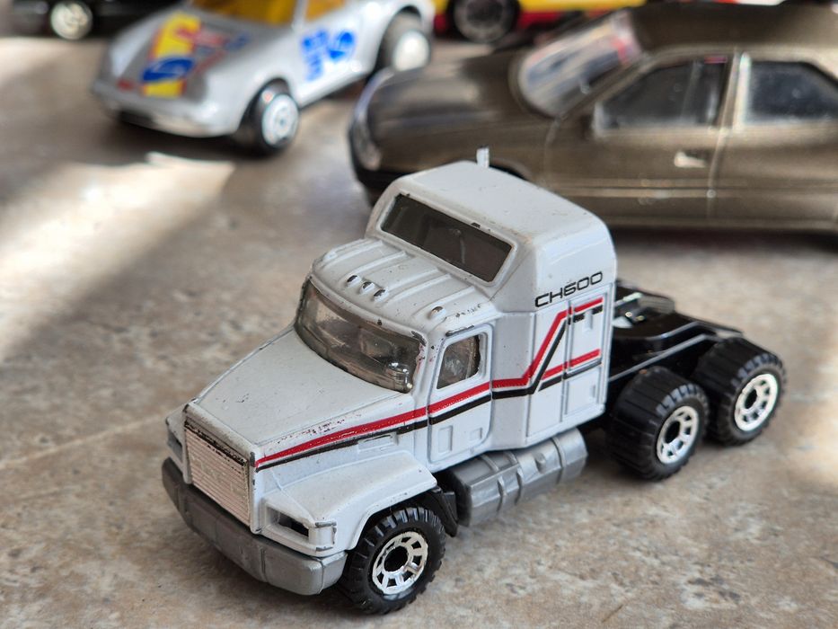Resorak Model MATCHBOX MACK CH600 rok 1990 skala 1:97 unikat kolekcja