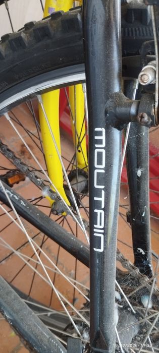Bicicleta BTT toda restaurada. Em Loulé.