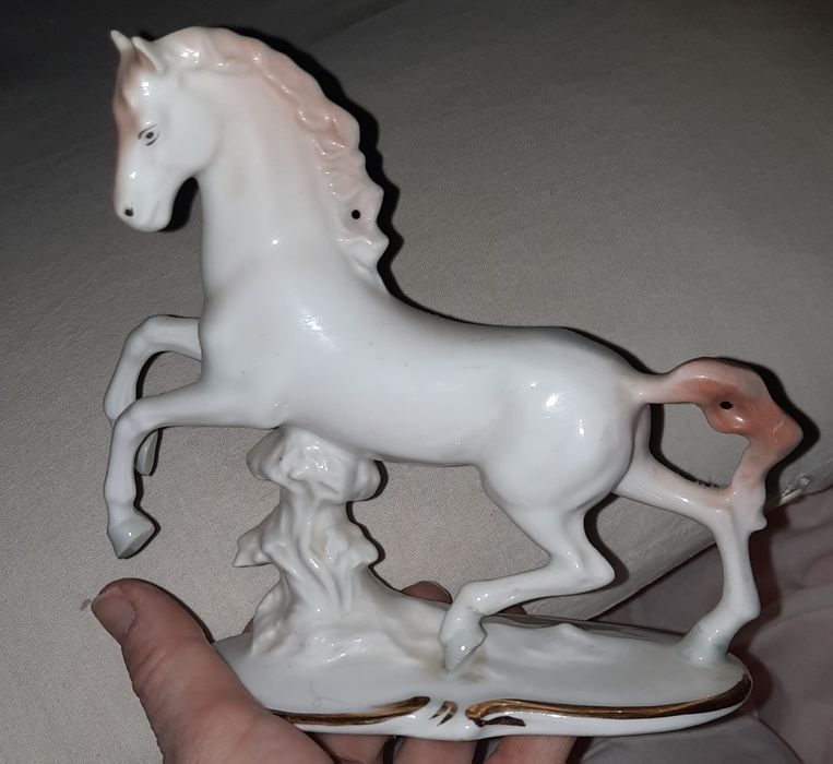 Статуетки фарфорові