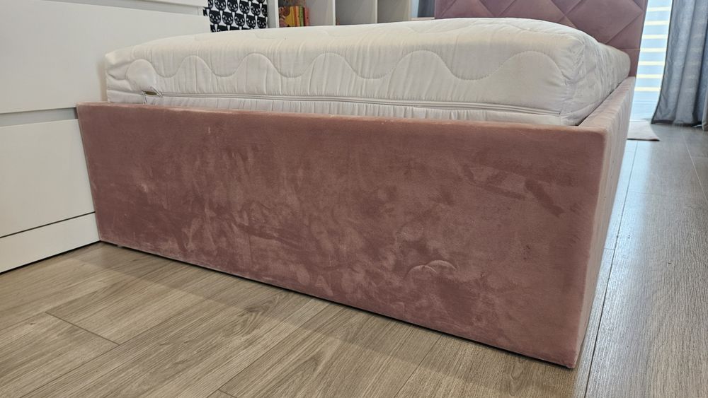 Łóżko welurowe różowe tapicerowane 80x200