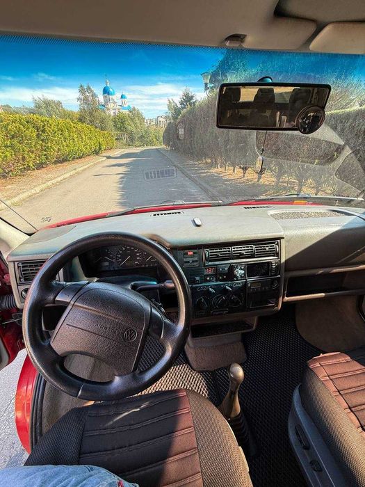 Volkswagen t4 Caravelle 2.5 tdi 75 кВт 1998