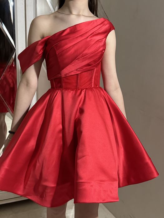 Сукня на випускний