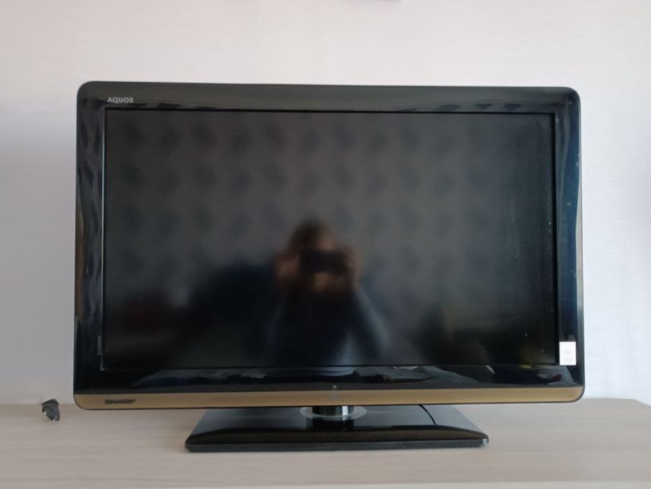 Телевізор Sharp LC-32LS220E