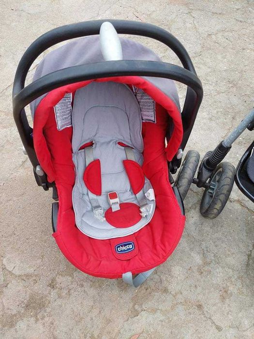 Carrinho de bebê chico + ovo