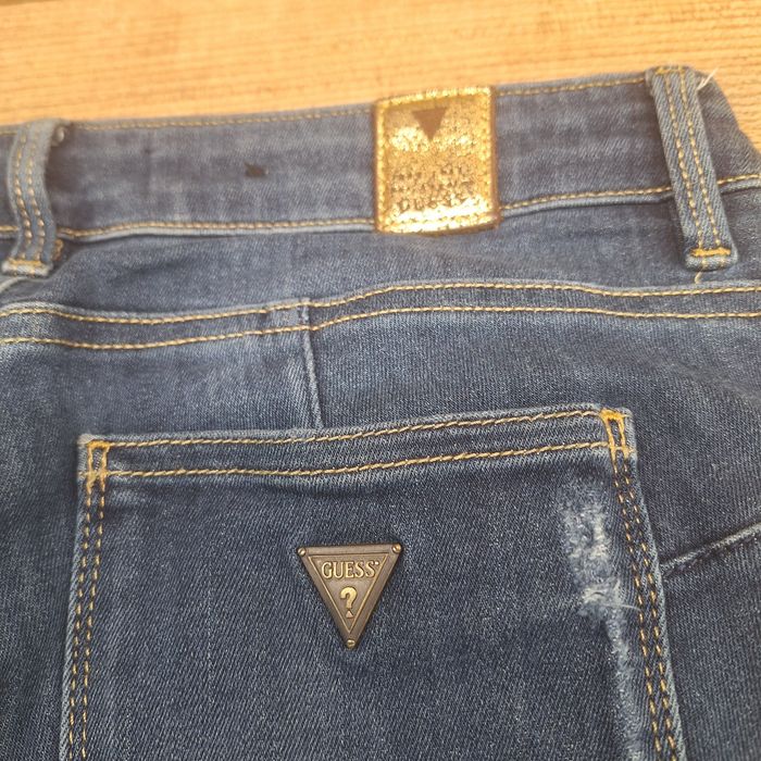 Guess spodnie jeansowe damskie
