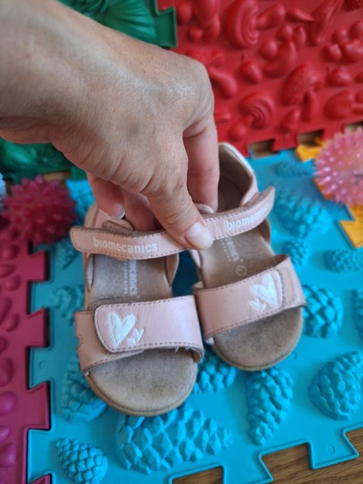 Дитяче взутя  , босоніжки  , крокси