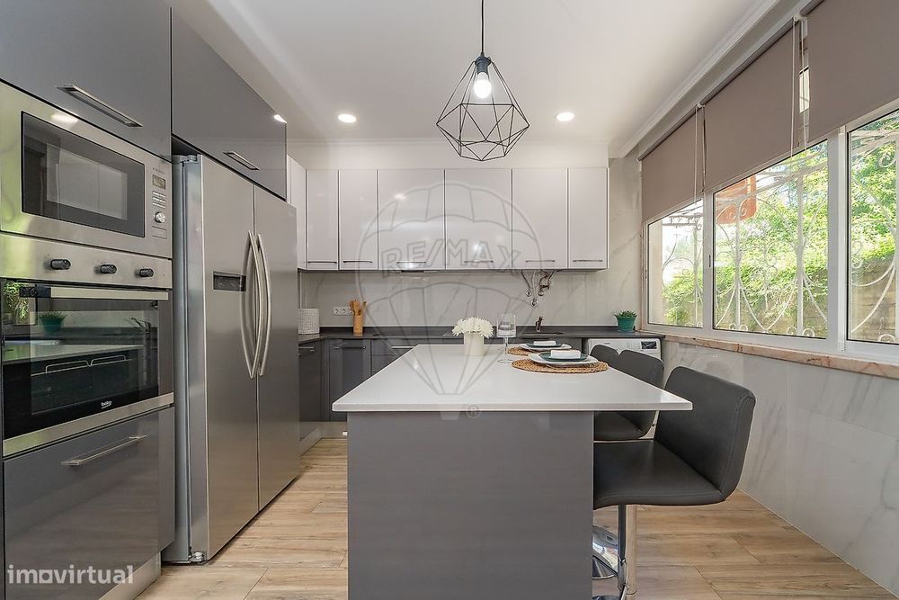 Apartamento T2 para venda — Póvoa De Santo Adrião E Olival Basto, Lisboa
