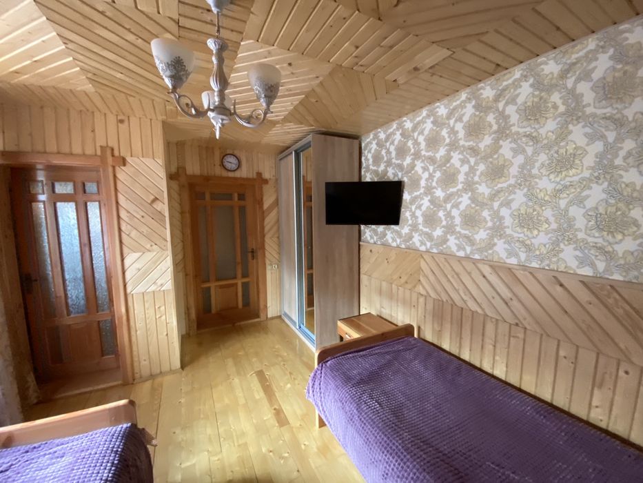 Житло кваси, вцентрі, біля санаторію «Гірська Тиса»