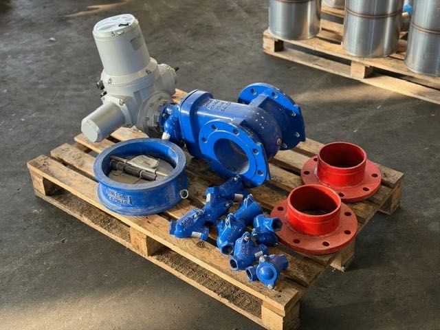 zasuwa DN 150  ze sternikiem elektronicznym przepływu