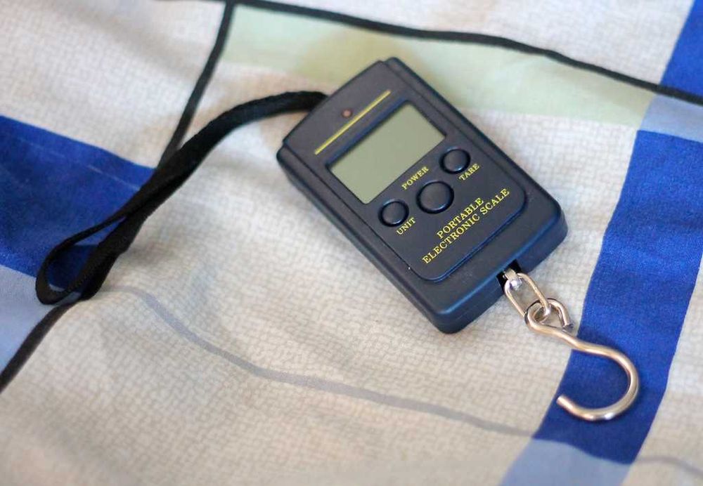 Електронний кантер-ваги, зважує до 40 кг/Электронные весы, взвешивание