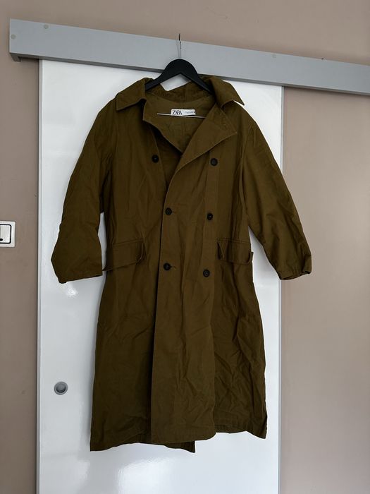 oversizowy khaki trencz