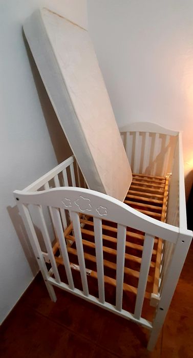 Cama de grades branco