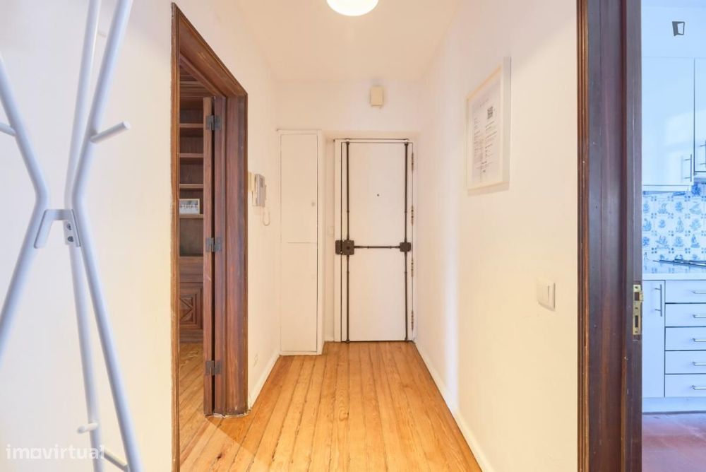 Quarto - localizado em Lapa Lisbon