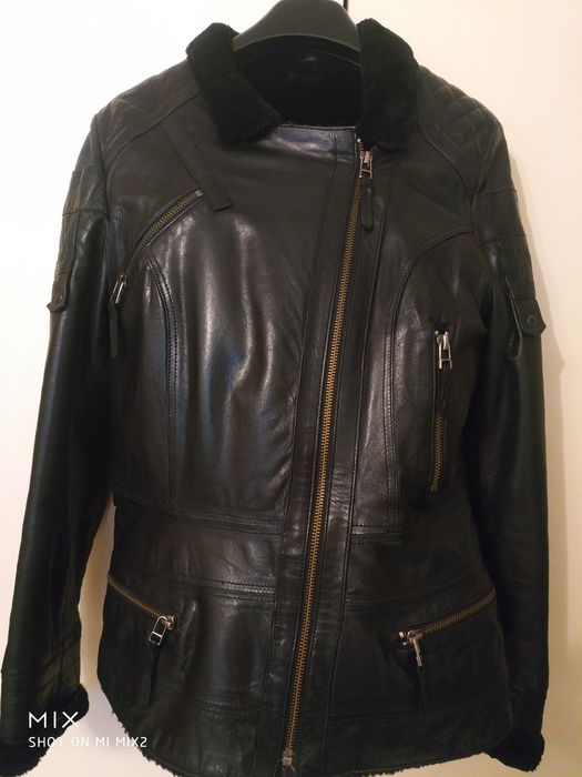 Женская кожаная дублёнка . Размер S . Б/у