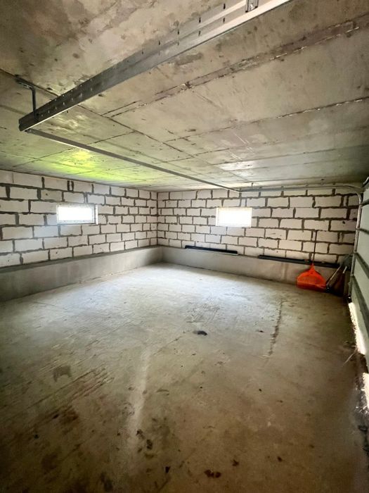 Будинок з гаражем + сховище! Білогородка