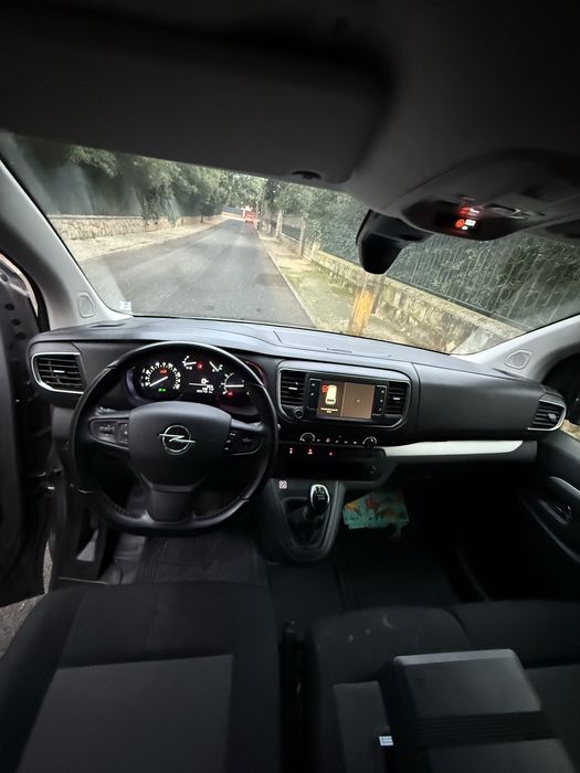 Opel Vivaro 2.0 de ano 2022 Longa tem 100 mil km