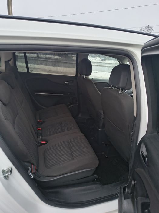 Продам авто Opel Zafira Tourer