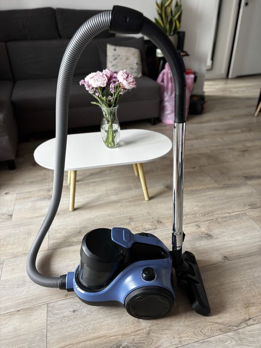 Odkurzacz bezworkowy Electrolux 4 koncowki stan idealny