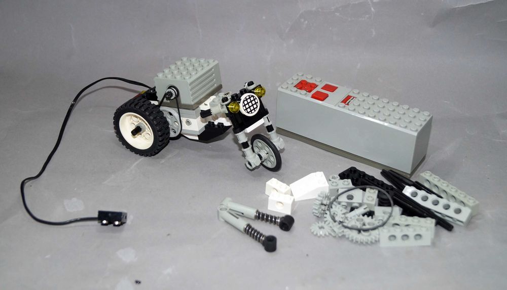 Lego Technic 8810 + 8720 9V