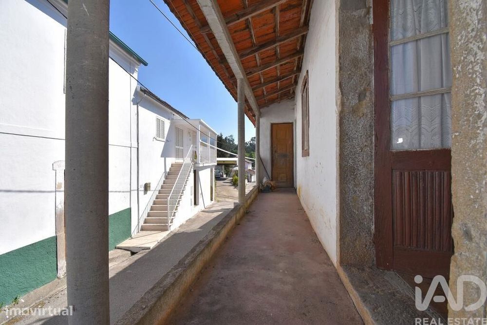 Moradia geminada T3 em São Miguel, Santa Eufémia e Rabaçal de 310 m2