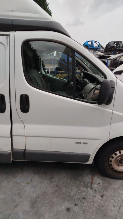 Porta frente direita RENAULT Trafic II Chassis (EL)