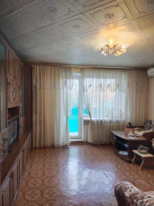 Продам 4кімнатну квартиру в центрі