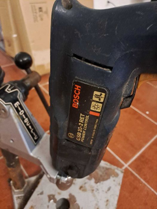 Berbequim bosch com coluna