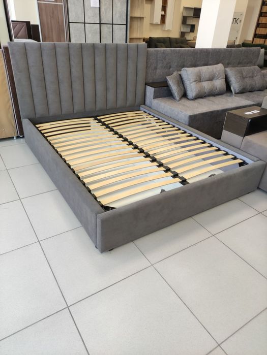 Ліжка м'які тканеві в наявності та під замовлення, знижки на матраси