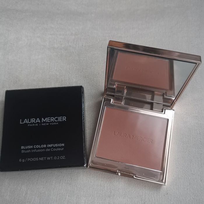 Opis! Wyprzedaż szafy kolczyki biżuteria  broszka jak ysl dior gucci c