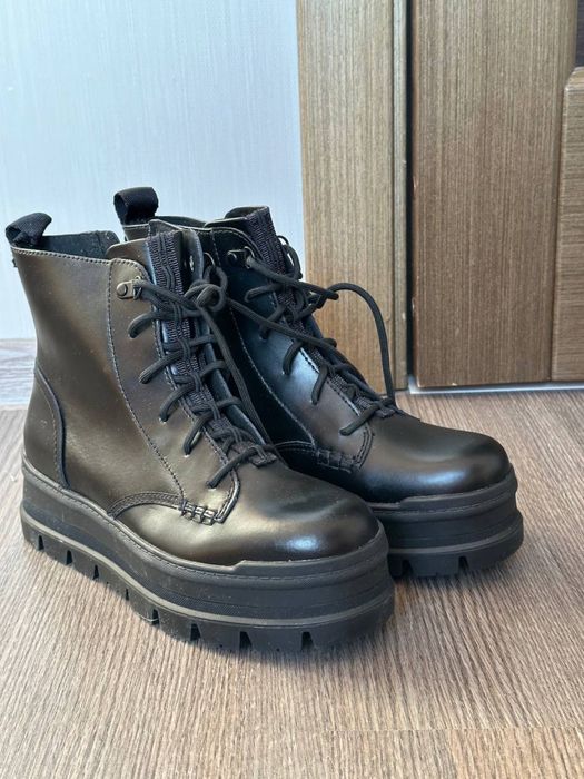 UGG шкіряні чоботи / кожаные ботинки