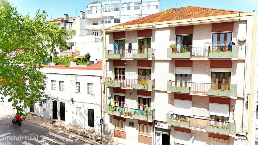 Apartamento T4 próximo do Silos, Caldas da Rainha