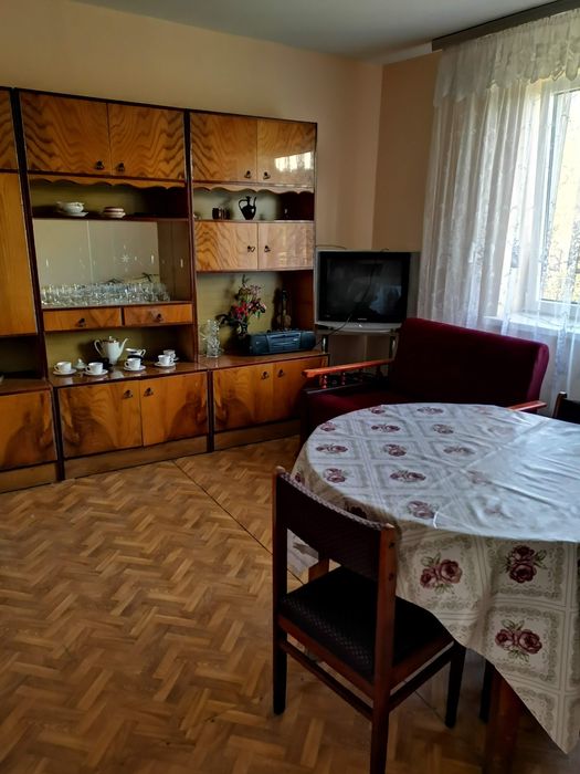 Dom z budynkami gospodarczymi w Józefowie Widawskim