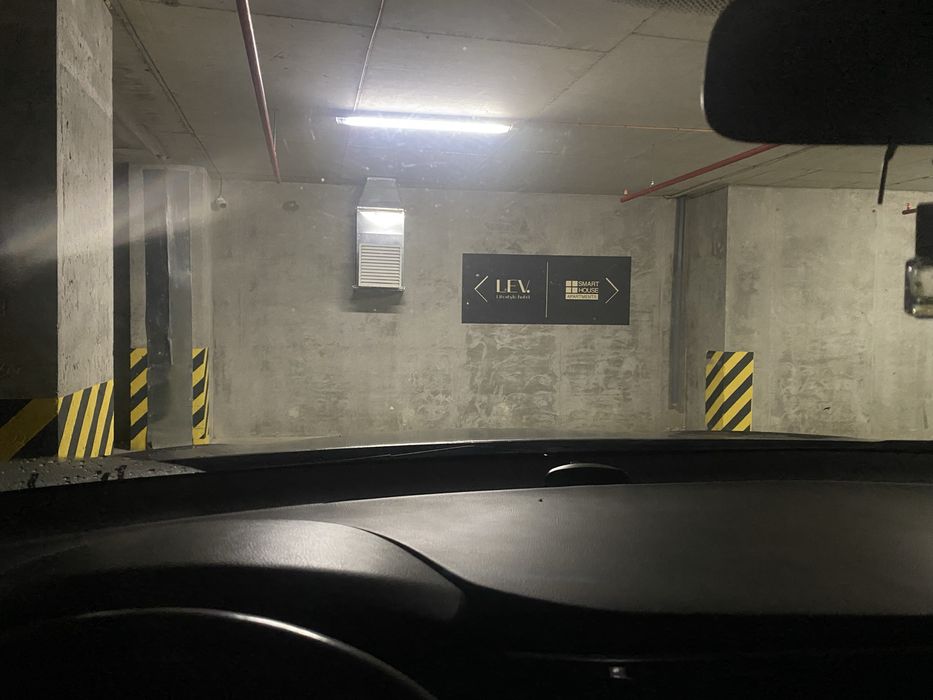 Паркомісце,підземний паркінг, оренда подобово  ШЕВЧЕНКА 73 Юнаківа