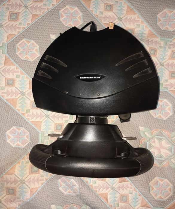 Volante Trustmaster T80 edição especial Ferrari 488