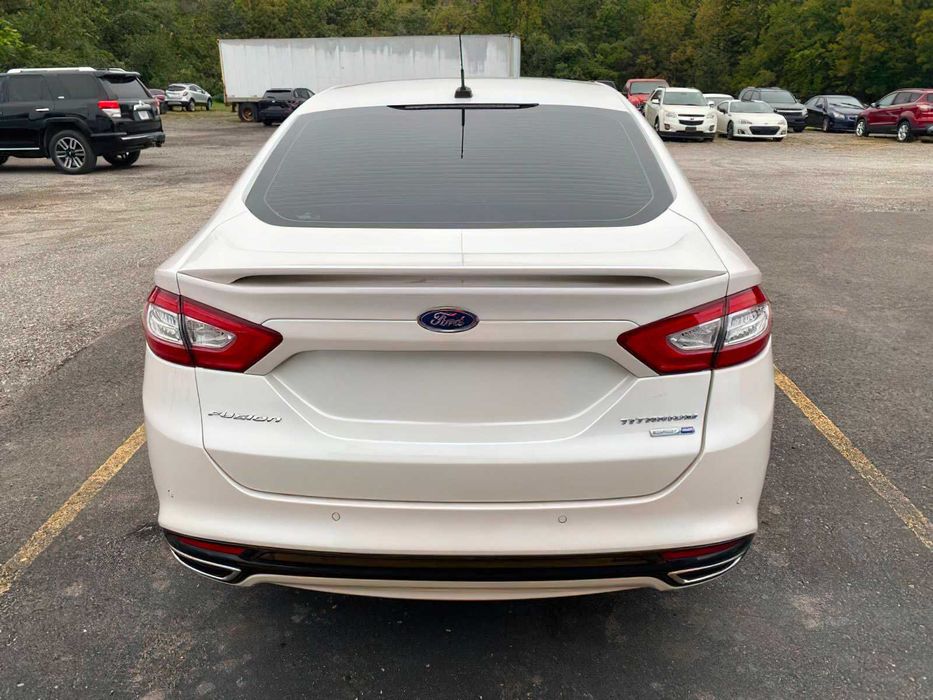 Ford Fusion Titanium      2016