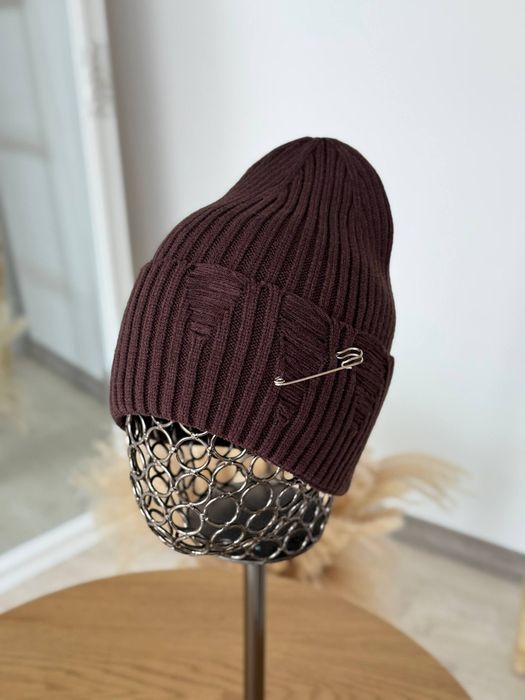 Трендова шапка рванка