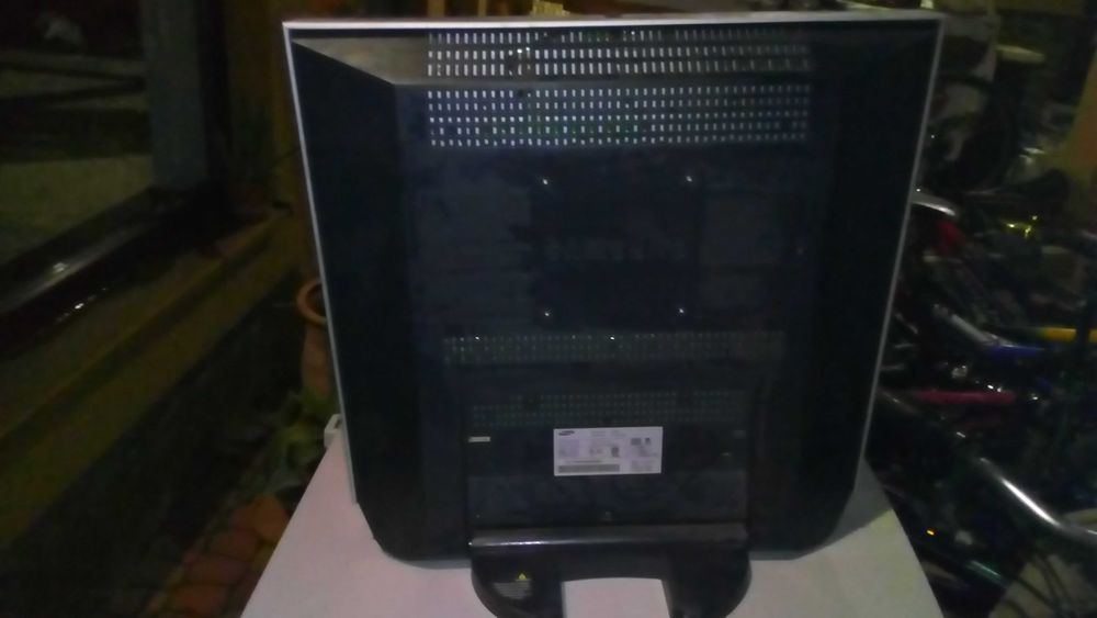 Монітори діагональ  15 Медіон та інші