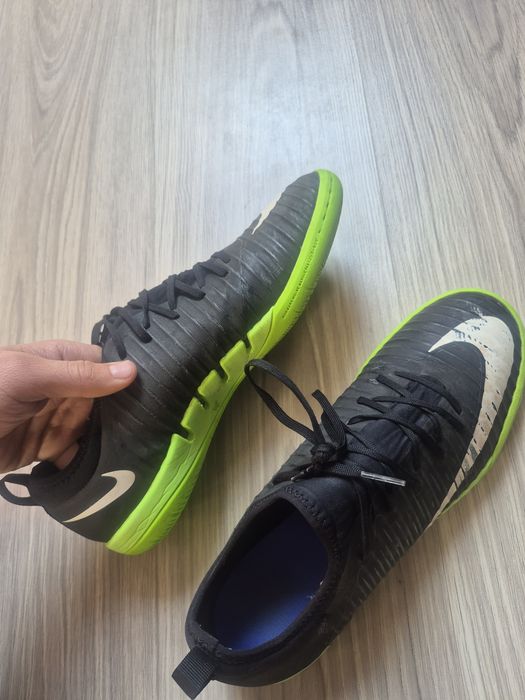 Професійні футзалки Nike Mercurial