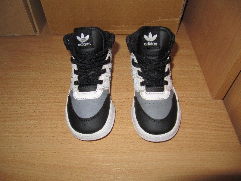 Кроссовки ботинки Adidas адидас